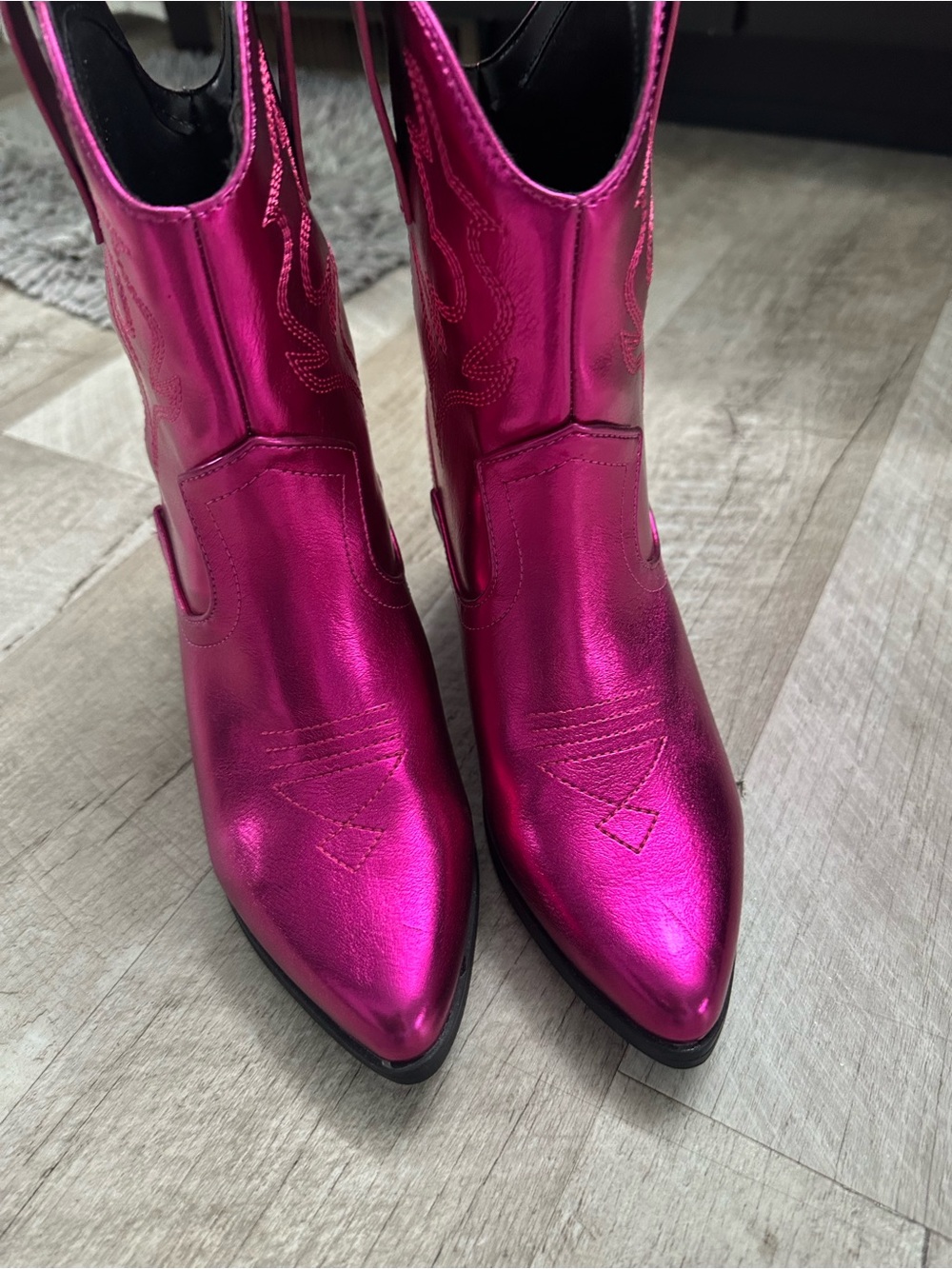 Soda Metallic Hot Pink Western Ankle Boots - Picture 3 of 4